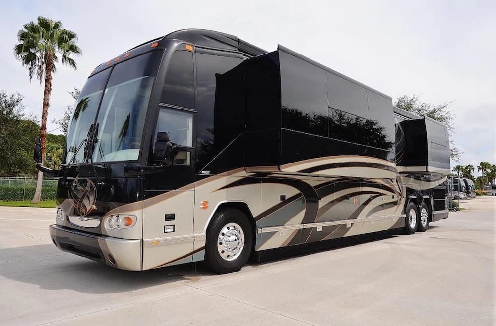 2009 Prevost Featherlite Amadas H3-45 Coach - Image 5