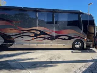 2006 Prevost Featherlite H3-45 bus