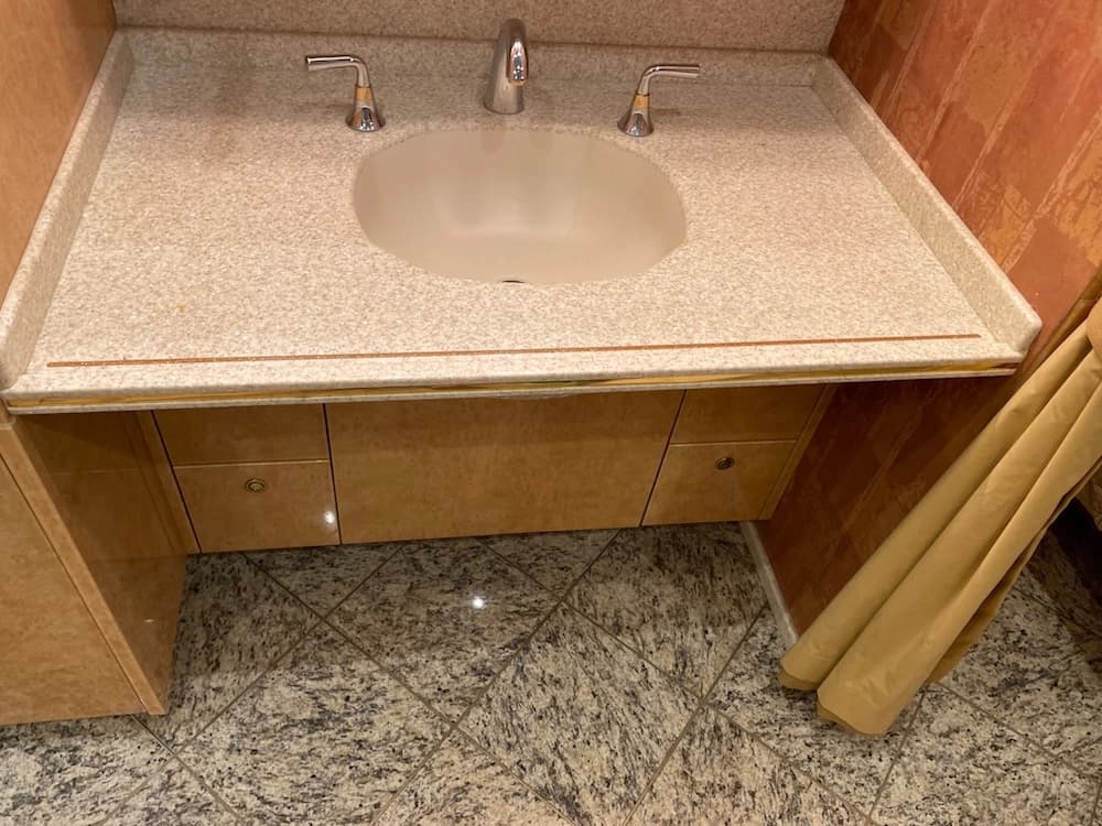 2006 Prevost Featherlite H3-45 Coach - Image 14