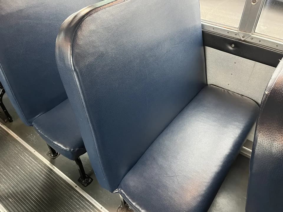 2012 Blue Bird All American - Image 9