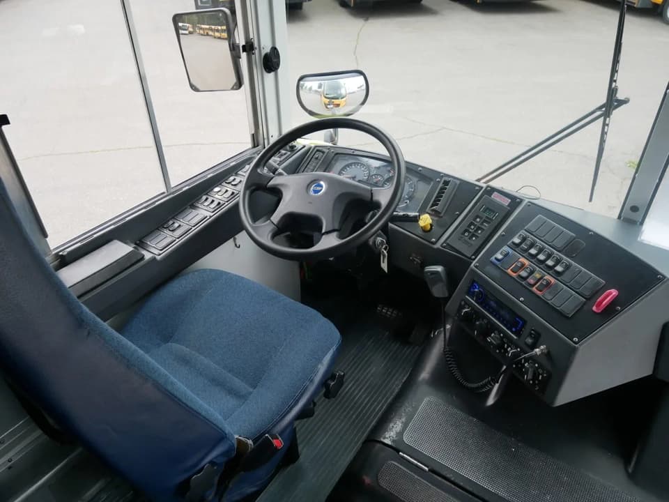 2010 Blue Bird All American - Image 5