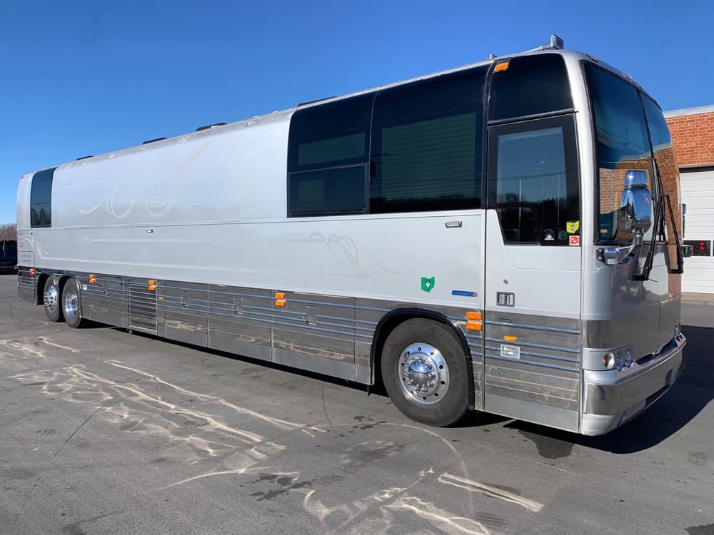 2001 Prevost XLII bus