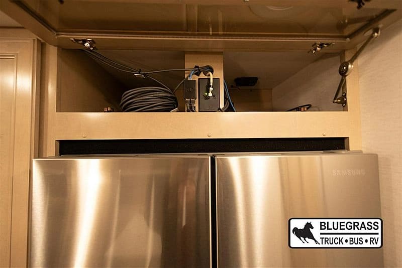 2024 Renegade Verona 36VSB Motorhome - Image 14