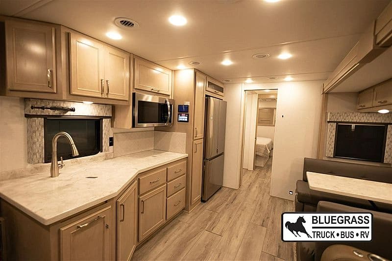 2024 Renegade Verona 36VSB Motorhome - Image 19