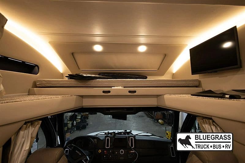 2024 Renegade Verona 36VSB Motorhome - Image 21