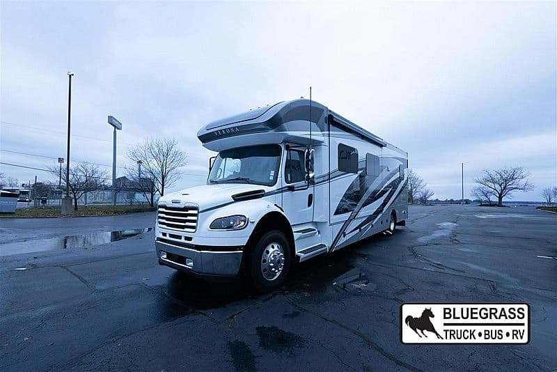 2024 Renegade Verona 36VSB Motorhome - Image 5