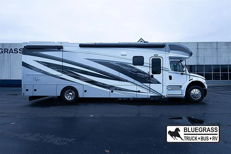 2024 Renegade Verona 36VSB Motorhome - Image 6