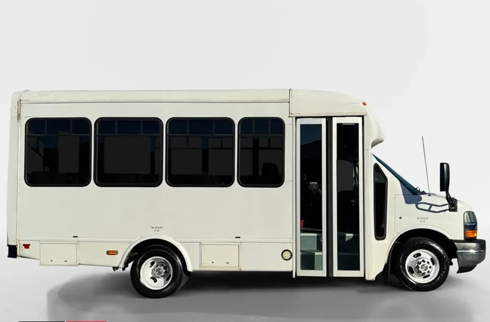 2015 Chevrolet Diesel 12P Shuttle - Image 6