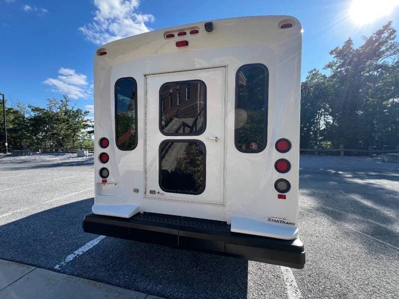 2019 Ford E450 SD Star Trans ADA Shuttle Bus - Image 6