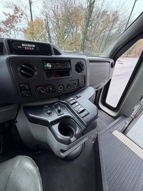 2012 Ford E350 SD ADA Shuttle Bus - Image 8