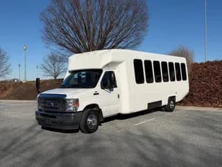 2021 Ford E-450 bus
