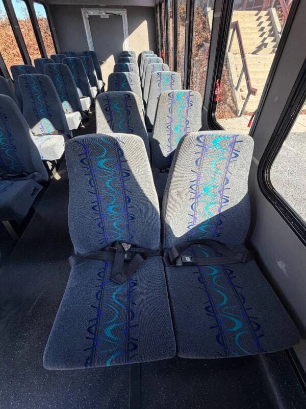 2021 Ford E-450 - Image 18