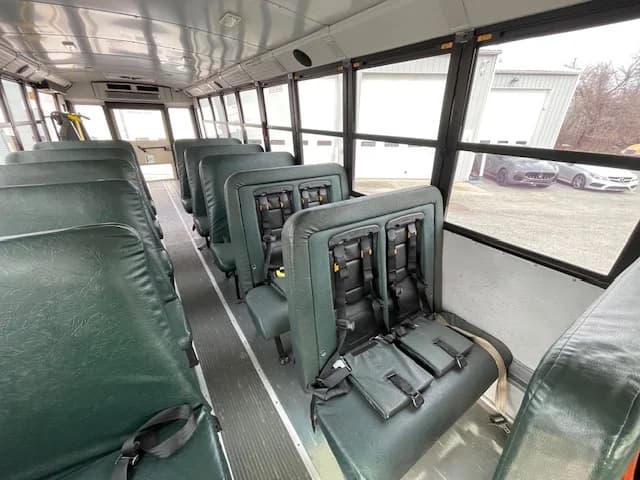 2014 Freightliner Thomas ADA - Image 3