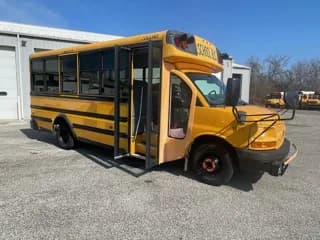 2013 Chevrolet 3500 bus
