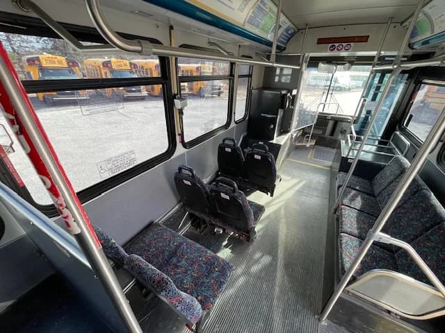 2008 Gillig Low Floor 28 FT Transit - Image 17