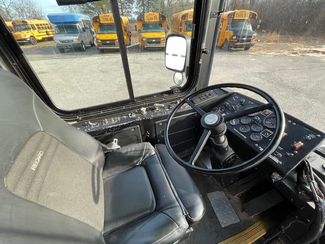 2008 Gillig Low Floor 28 FT Transit - Image 31