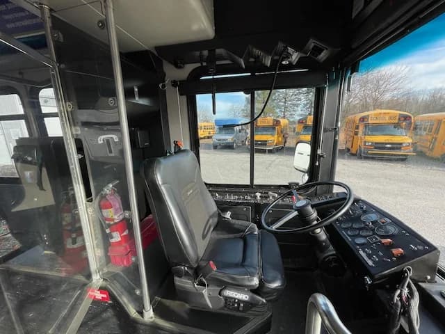 2008 Gillig Low Floor 28 FT Transit - Image 33