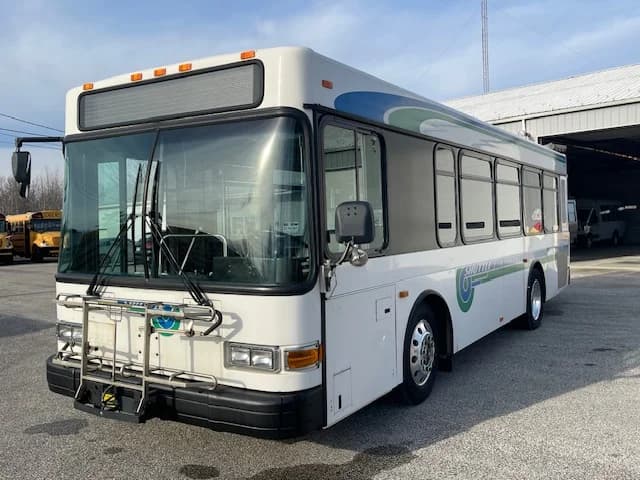 2008 Gillig Low Floor 28 FT Transit - Image 2