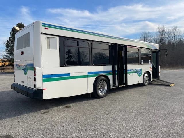 2008 Gillig Low Floor 28 FT Transit - Image 3