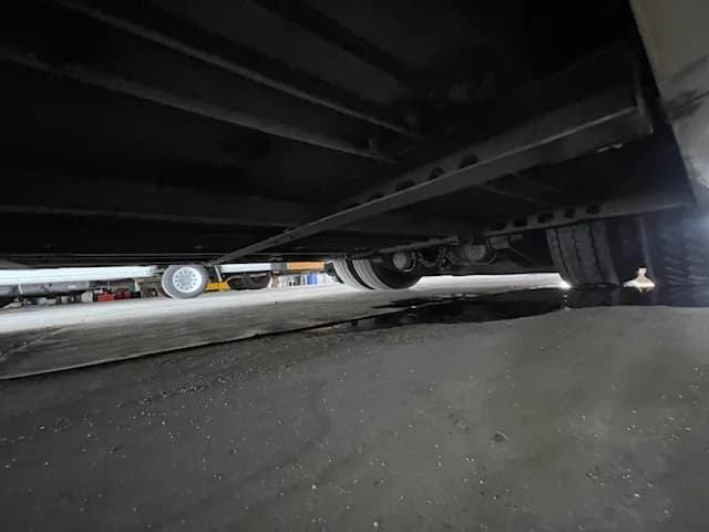 2008 Gillig Low Floor 28 FT Transit - Image 9