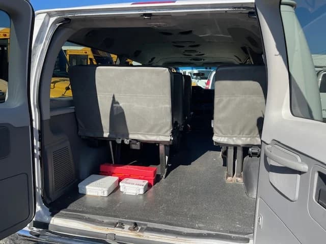 2009 Ford E-150 8 Passenger School Van - Image 5