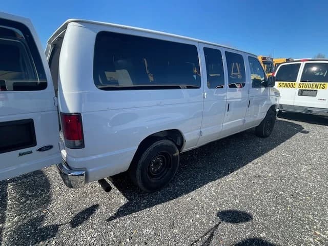 2009 Ford E-150 8 Passenger School Van - Image 10