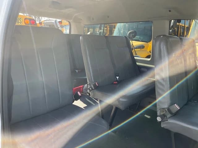 2009 Ford E-150 8 Passenger School Van - Image 6