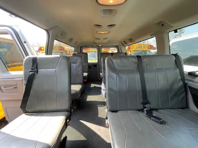 2010 Ford 9 Passenger School Van - Image 5