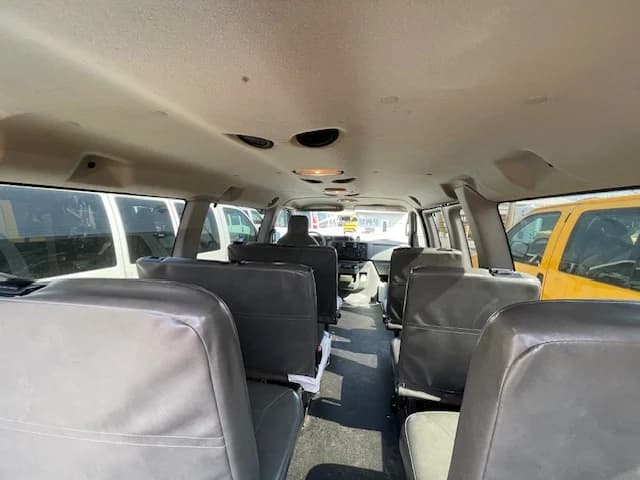 2010 Ford 9 Passenger School Van - Image 7