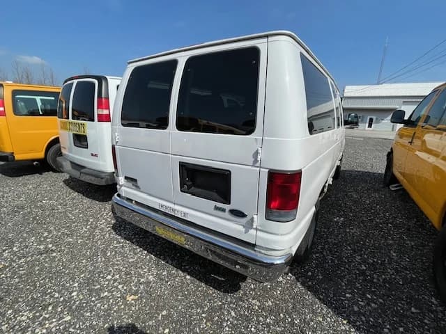 2010 Ford 9 Passenger School Van - Image 4