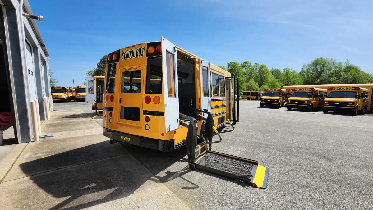 2012 Chevrolet Blue Bird ADA Mini Bus - Image 3