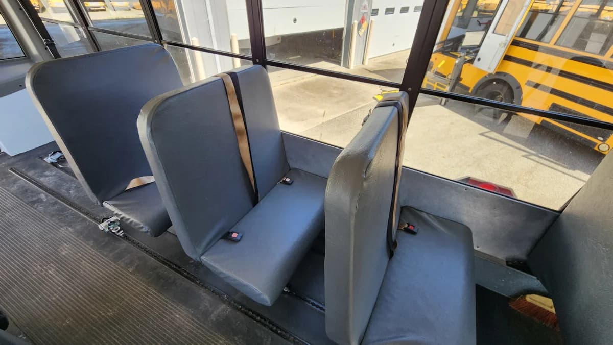 2012 Chevrolet Blue Bird ADA Mini Bus - Image 10