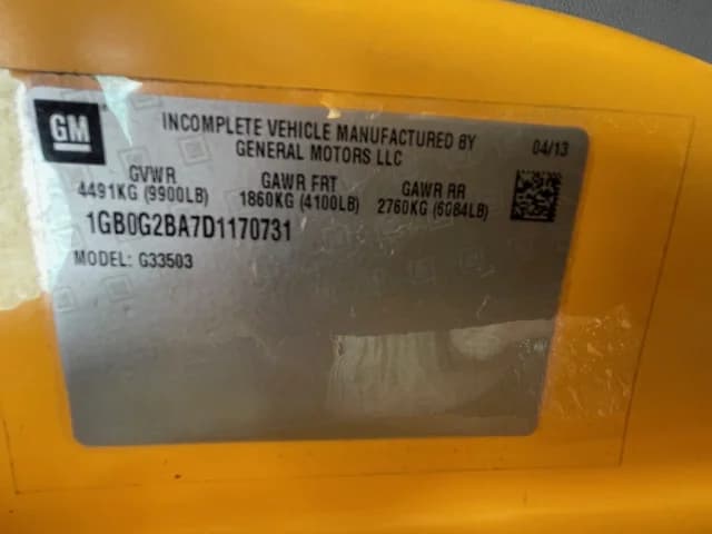 2013 Chevrolet Blue Bird 20 Passenger - Image 12