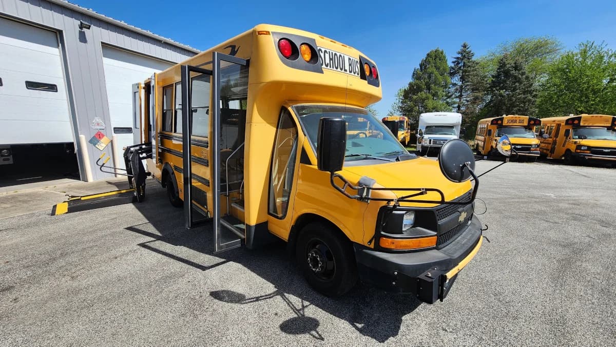 2013 Chevrolet Micro Bird ADA Access - Image 2
