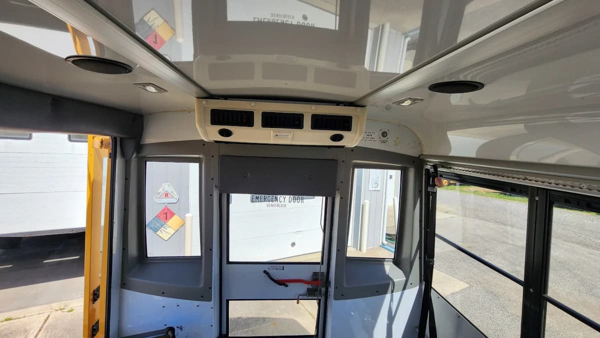 2013 Chevrolet Micro Bird ADA Access - Image 14