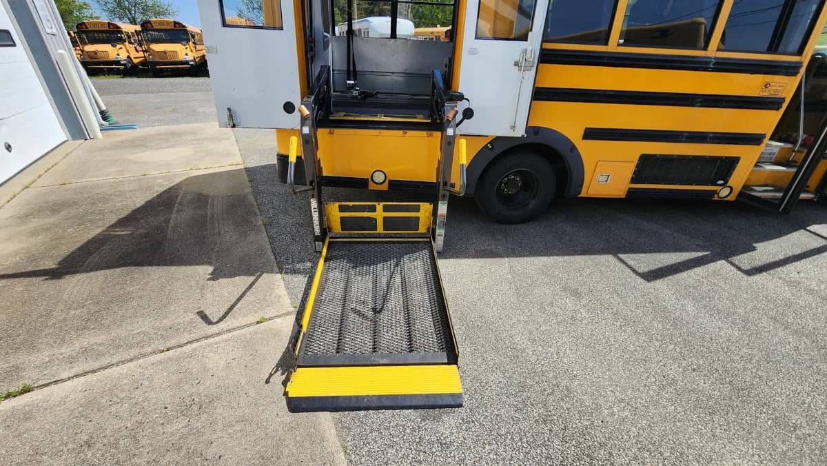 2013 Chevrolet Micro Bird ADA Access - Image 19