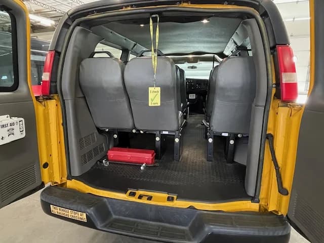 2013 GMC 9 Passenger School Van - Image 7