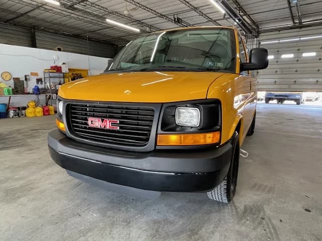2013 GMC 9 Passenger School Van - Image 14