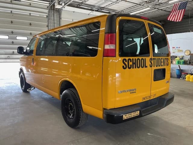 2013 GMC 9 Passenger School Van - Image 2