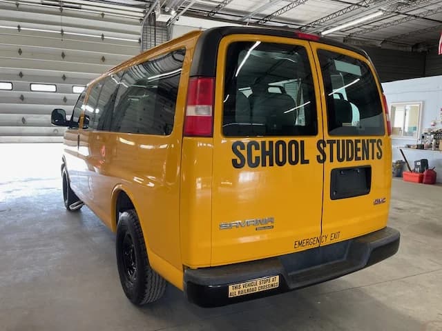 2013 GMC 9 Passenger School Van - Image 16