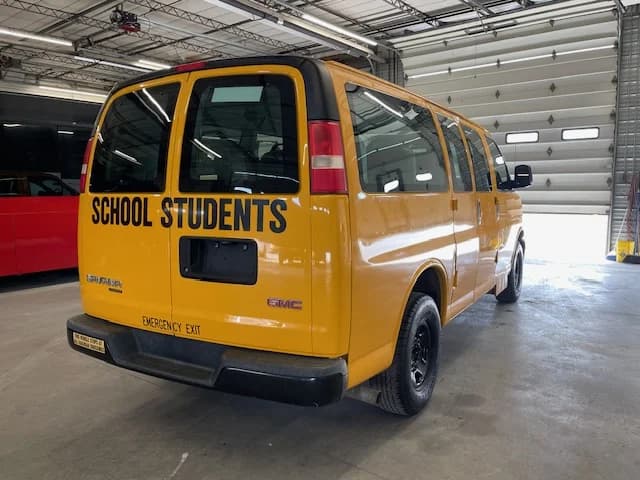 2013 GMC 9 Passenger School Van - Image 17