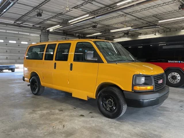 2013 GMC 9 Passenger School Van - Image 23
