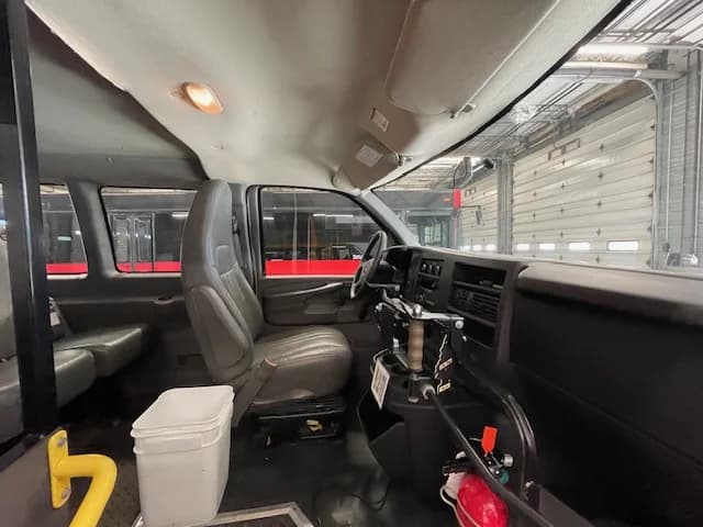 2013 GMC 9 Passenger School Van - Image 6