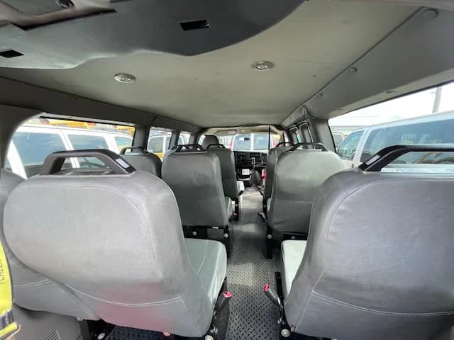 2013 GMC 9 Passenger School Van - Image 13