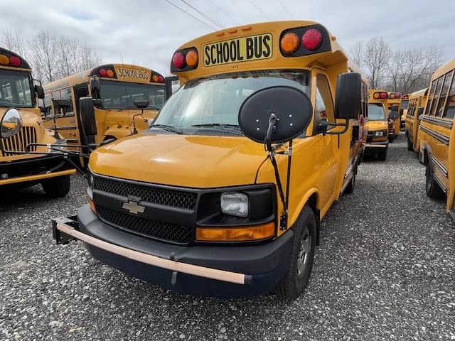 2014 Chevrolet Blue Bird 20 Passenger - Image 2