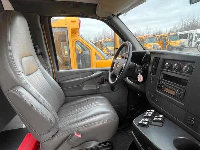 2014 Chevrolet Blue Bird 20 Passenger - Image 7