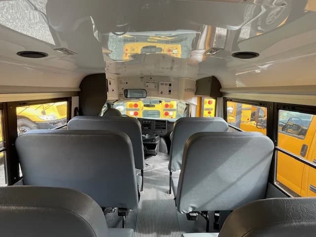 2014 Chevrolet Micro Bird 20 Passenger - Image 6