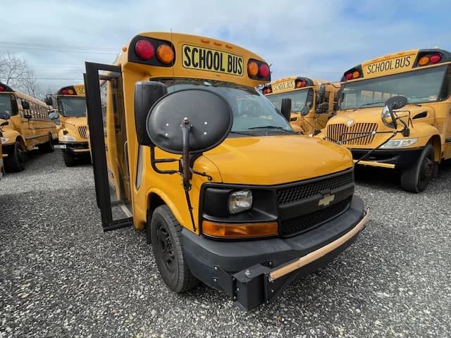 2014 Chevrolet Micro Bird 20 Passenger - Image 2