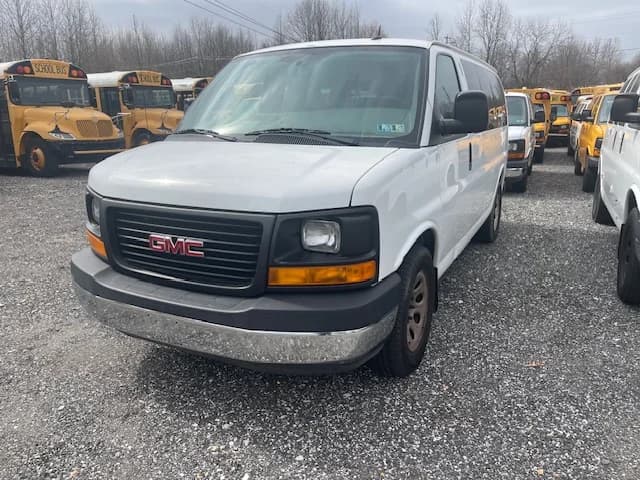 2014 GMC 7 Passenger School Van - Image 1