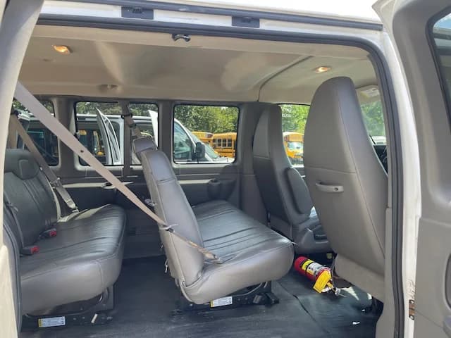 2014 GMC Savana School Van - Image 9
